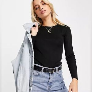 NWOT Fine Knit, Super Soft Fitted Sweater